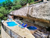 Perfect holiday home on Lake Travis with pool and hot tub [#16 Lantana]