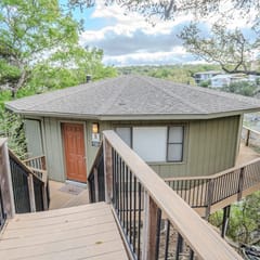 Golfer's Luxury Villa in Lake Travis Villa near Austin [#8 Rainbow Cactus]