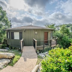Remote worker Treetop Home on Lake Travis, Pool & Hot Tub [#4 Red Bud]