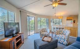 Gorgeous Waterside Holiday Rental in Lakeway with pool/jacuzzi [#6 Primrose] - Image 5