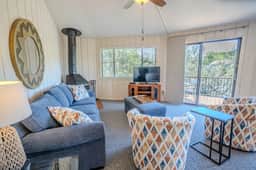 Stunning Waterside holiday home between Austin & San Antonio [#9 Texas Thistle] - Image 3