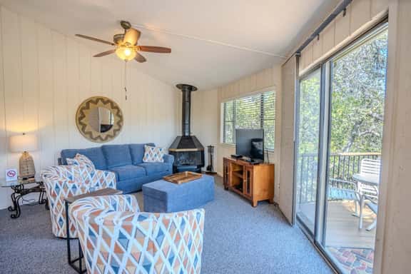 Stunning Waterside holiday home between Austin & San Antonio [#9 Texas Thistle] - Image 1