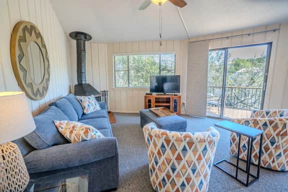 Stunning Waterside holiday home between Austin & San Antonio [#9 Texas Thistle] - Image 3